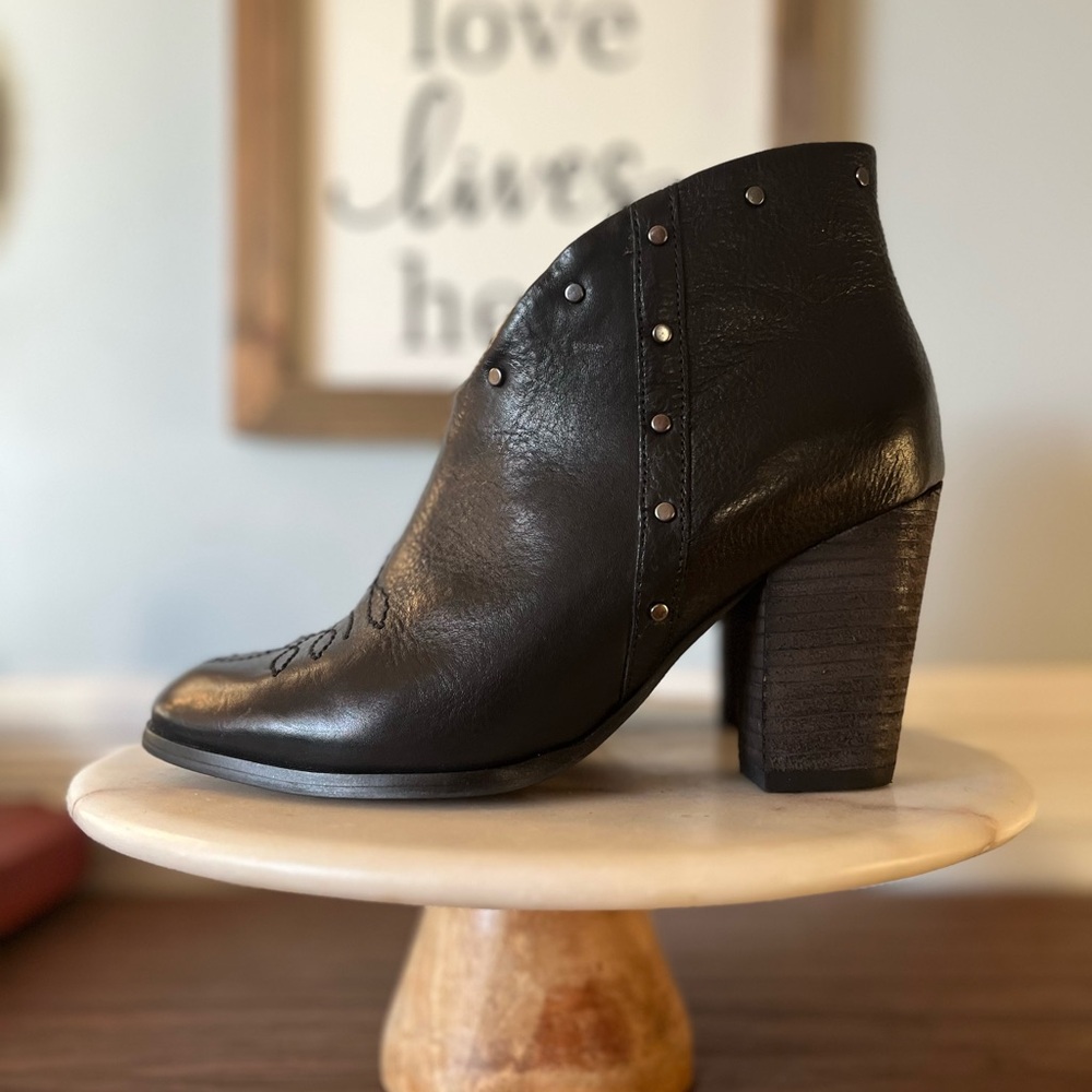 Ariat Unbridled KAELYN Wedge Heel Bootie -  Women’s 6